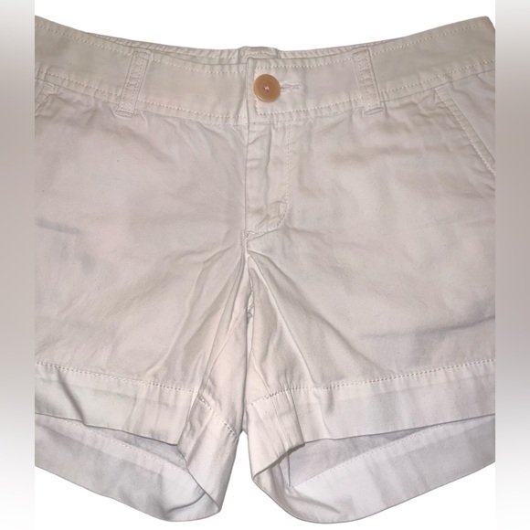 EUC Lilly Pulitzer Callahan 5" Shorts in Resort White Size 2 Casual Chino Shorts - Picture 3 of 8